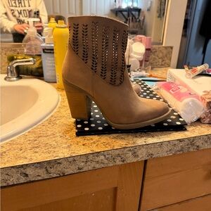 Musse & Cloud Brown Heeled Boots NEW